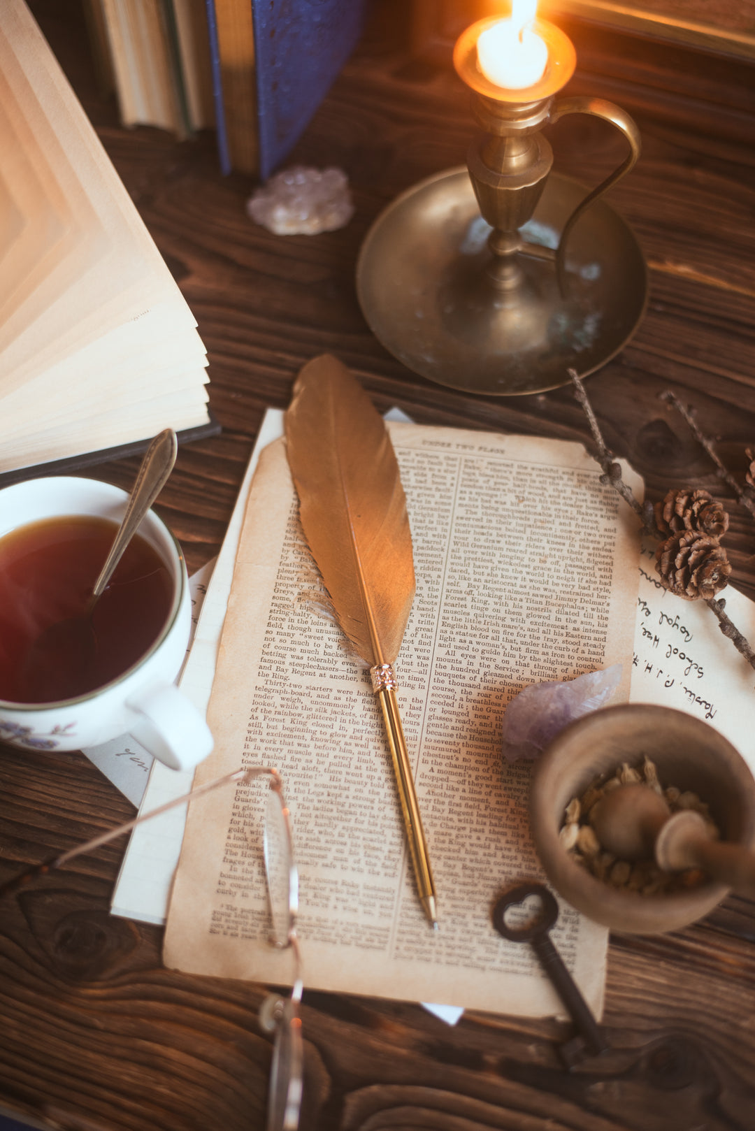 Feather Pen - Luxurious Gold