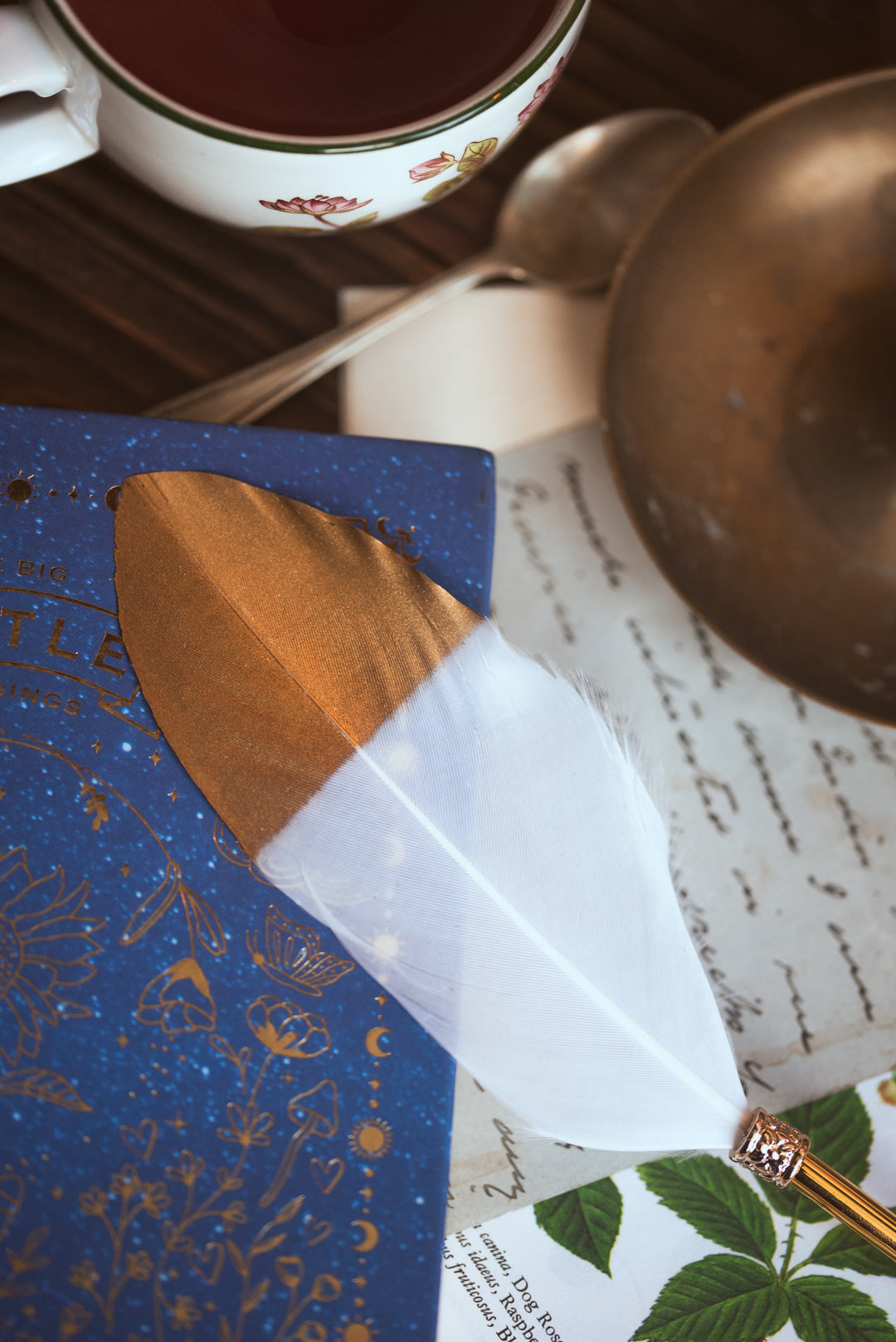 Feather Pen - White and Gold